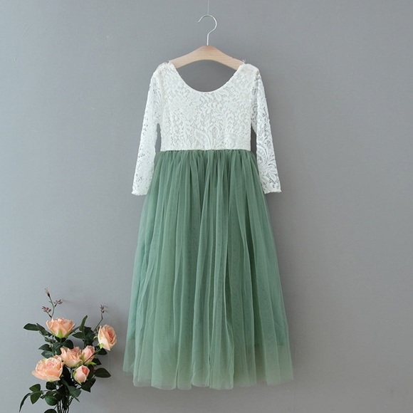Evathan Dresses & Skirts - NWOT Evathan Elegant White and Green Lace Dress- XL
